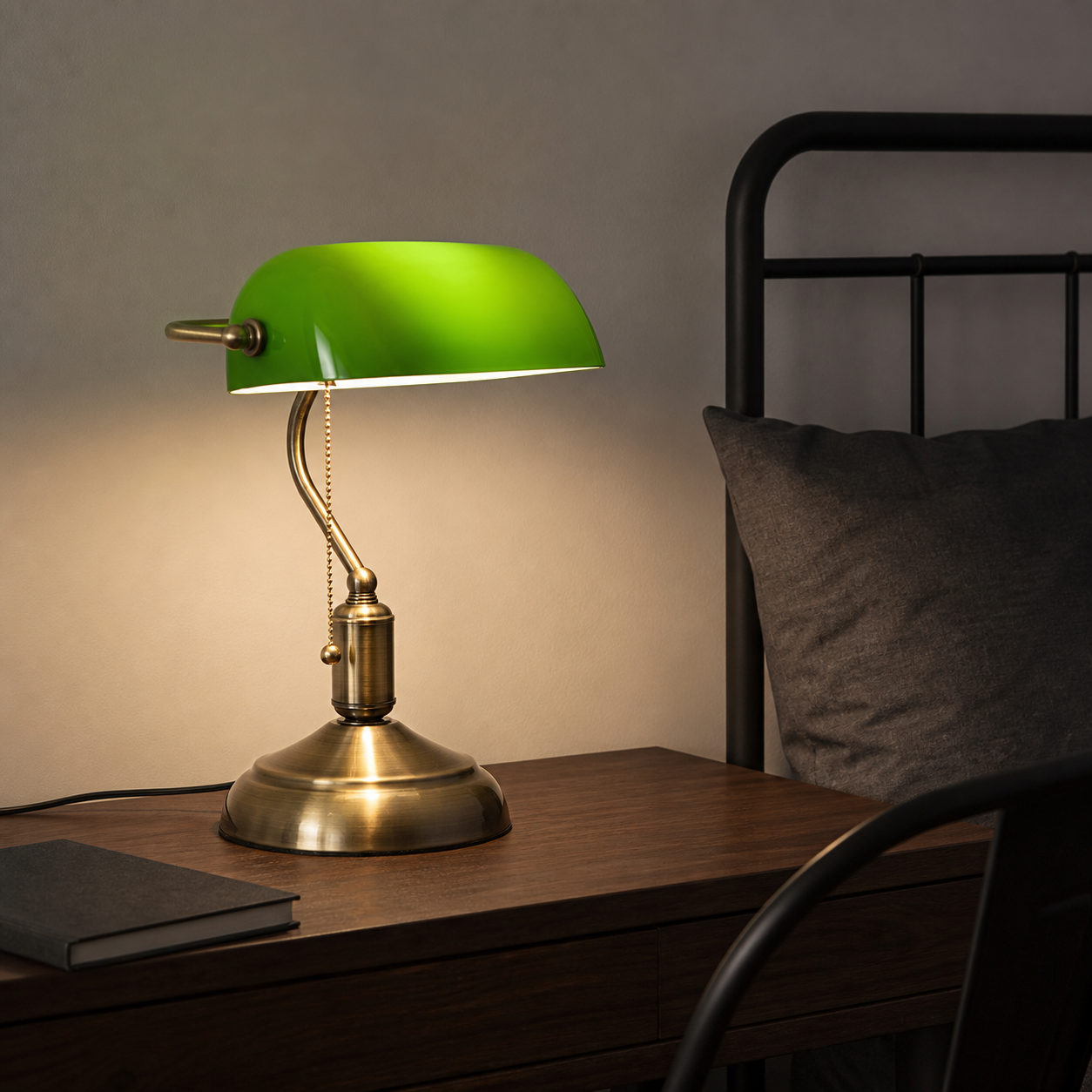 banker's lamp / デスクランプ - NOMARIS lifestyle image 11